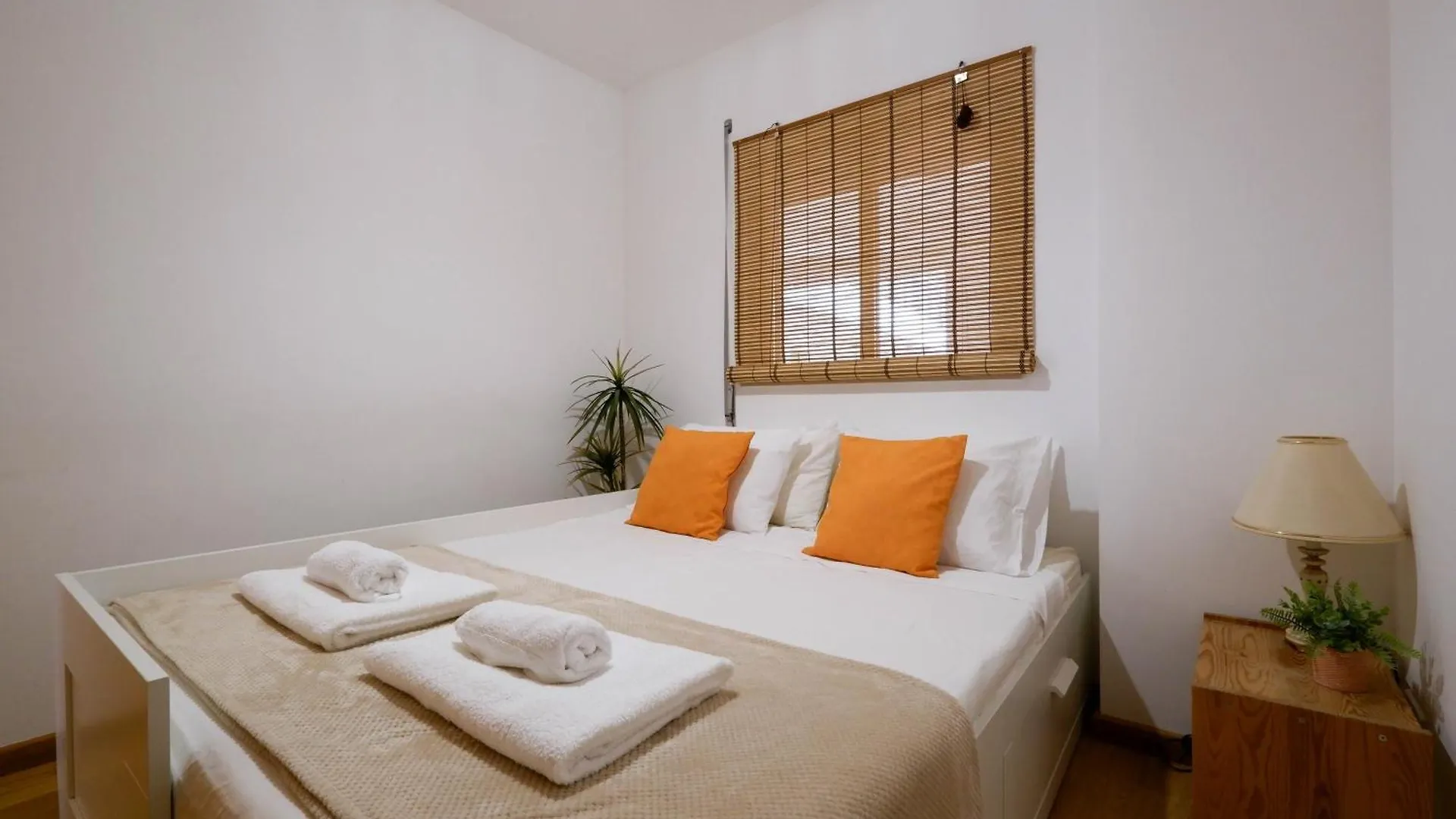 Olhão Spacious Terrace, Swimming Pool, Private Parking